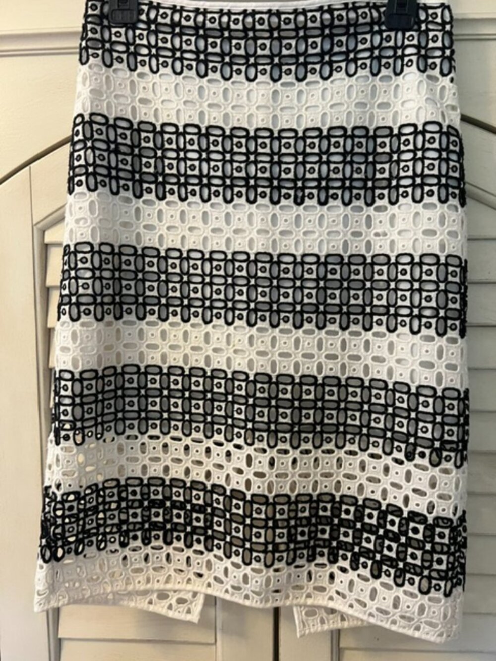 Banana Republic Eyelet Black & White Pencil Skirt - Size 4
